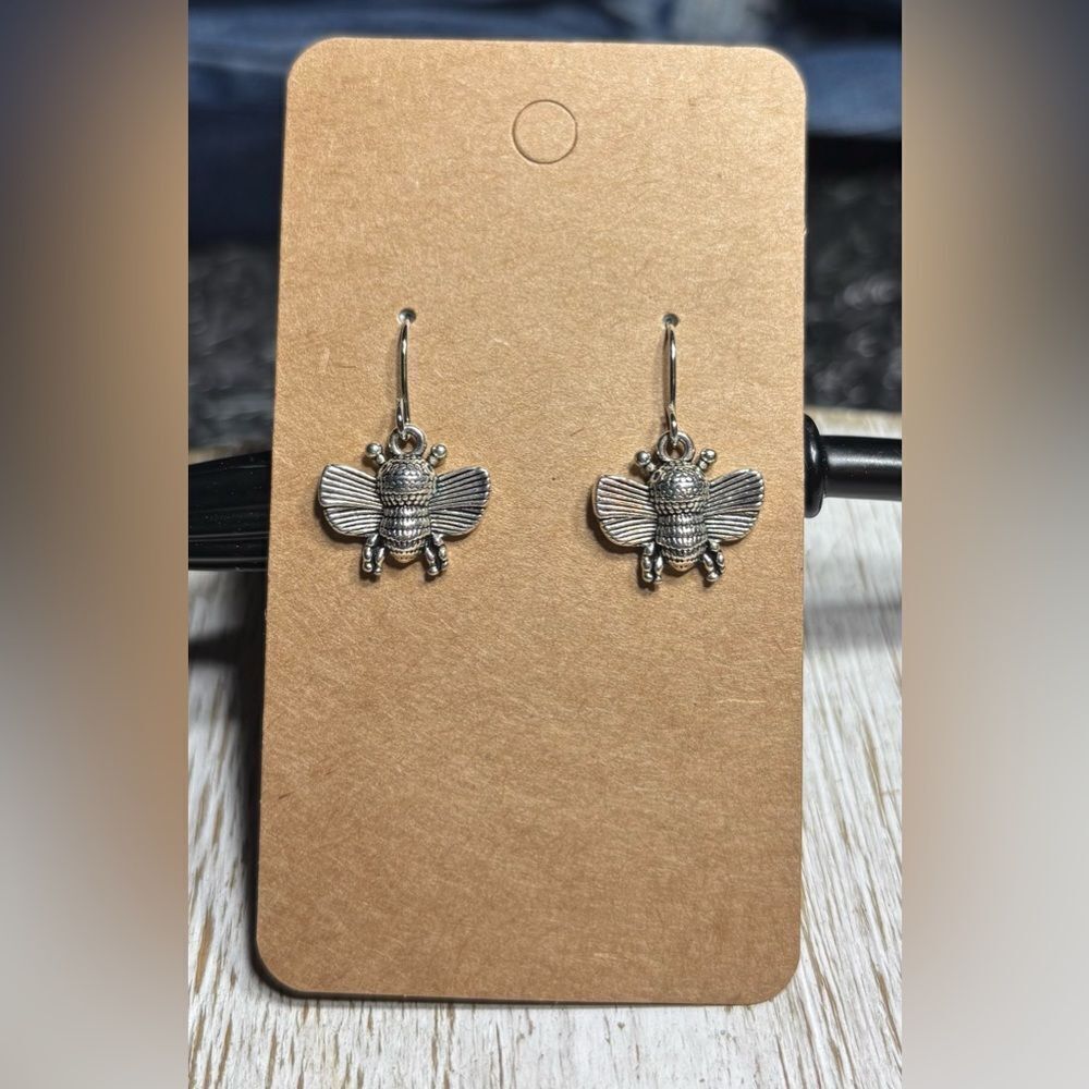 New Silvertone Honey Bee Dangle Earrings NWT